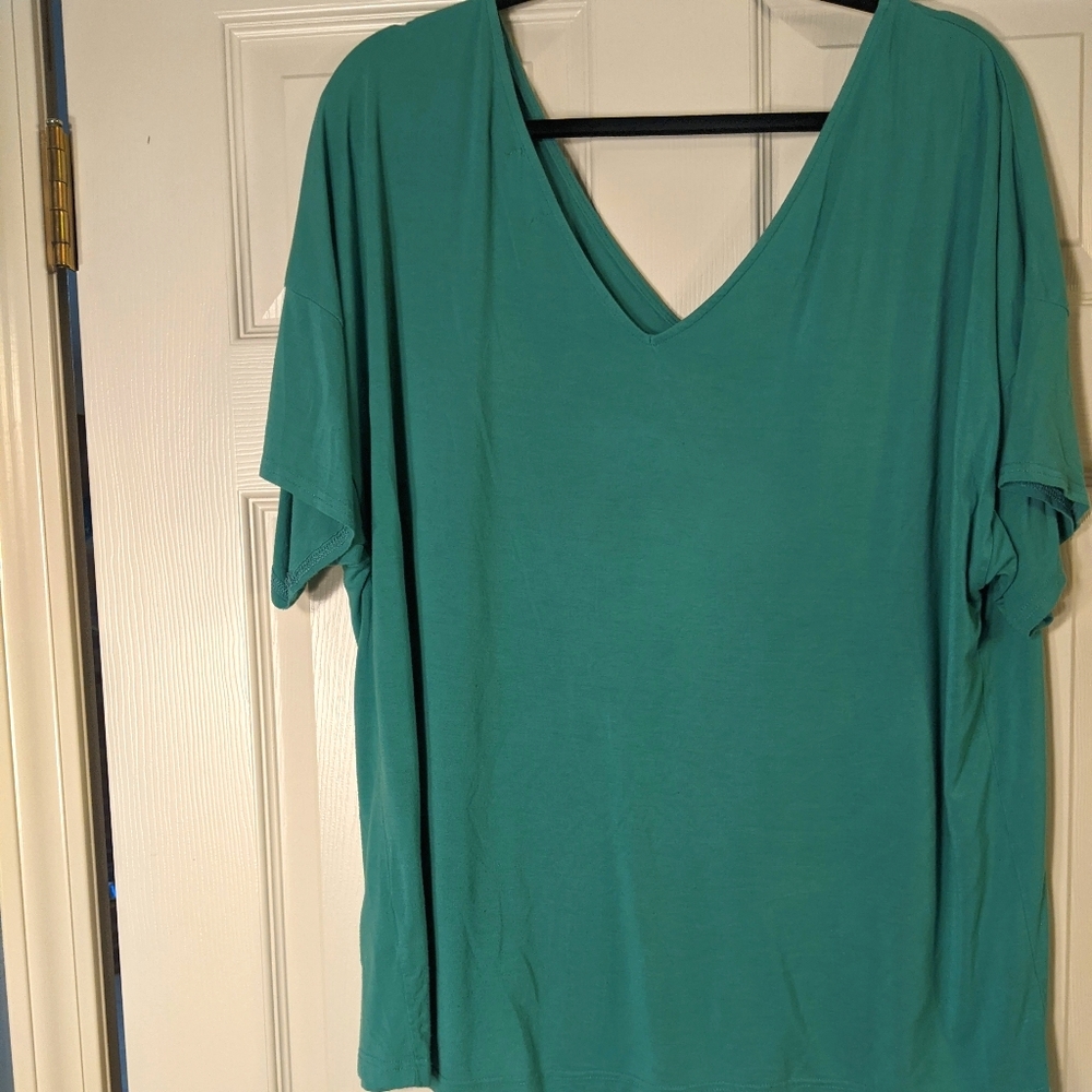 Green Shirt Sleeve V-Neck Piko